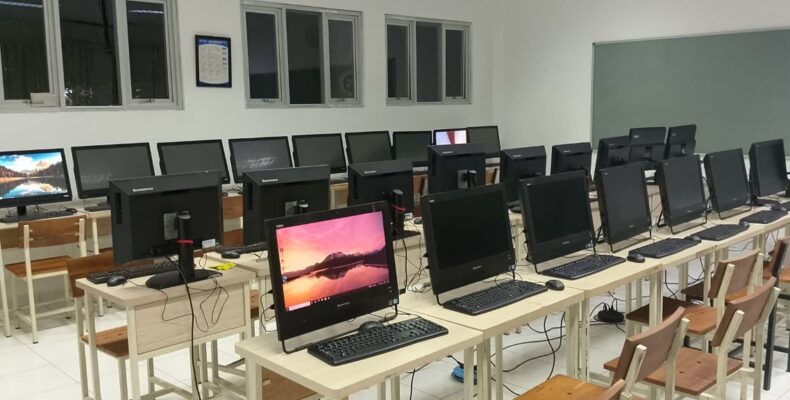 sewa pc aio lab school